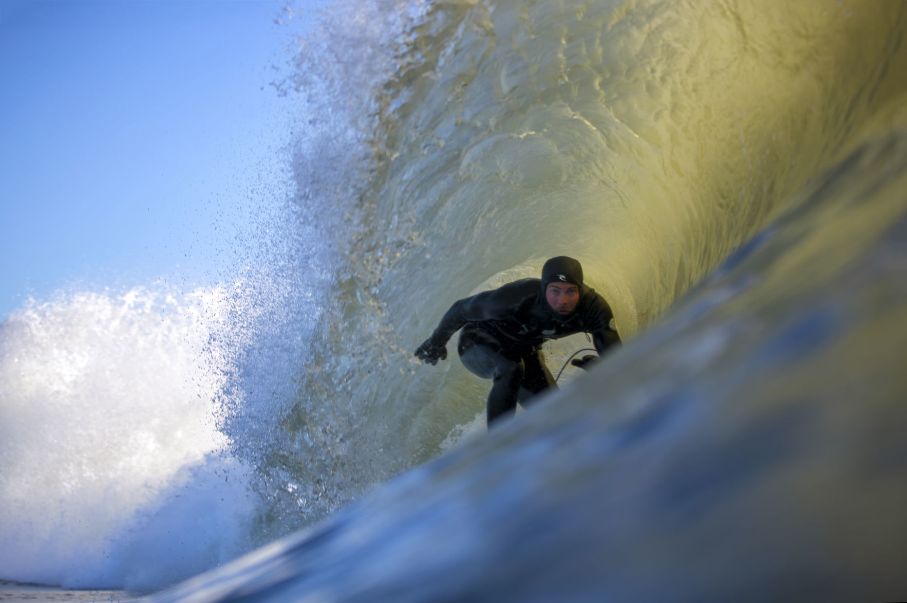 Conor Willem surfing